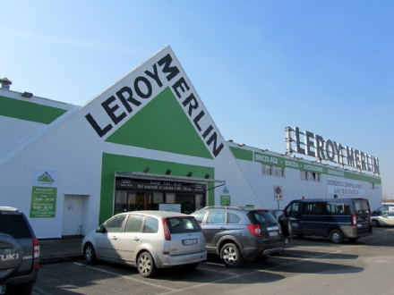 MONCALIERI - Tenta di rubare da Leroy Merlin, lo ferma un carabiniere fuori servizio