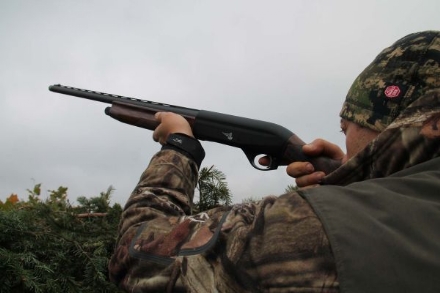 SANGANO - Colpi di arma da fuoco vicino alle case: cacciatori redarguiti