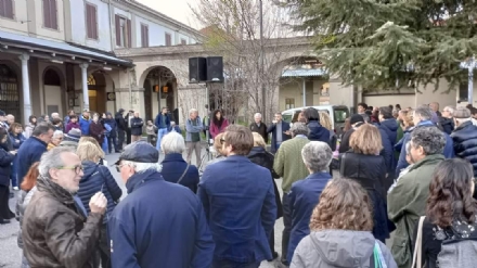 TRASPORTI - I pendolari della Sfm2 invadono la stazione di Pinerolo