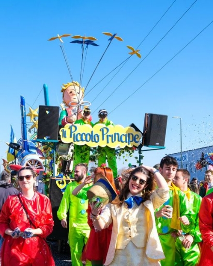MONCALIERI - Arriva il weekend del Carnevale con la sfilata dei carri in via Postiglione