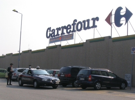 LAVORO - Carrefour annuncia taglio del personale: coinvolte le sedi amministrative di Nichelino, Moncalieri e Rivalta