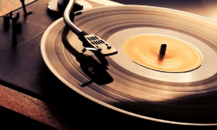 NICHELINO - Tutto pronto per la prima edizione della «Mostra del Disco»