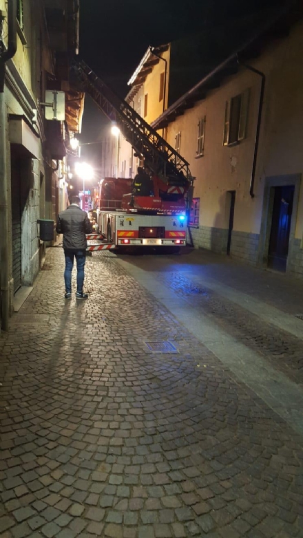 PANCALIERI - Nella serata di ieri un incendio devasta il tetto di una casa: residenti evacuati