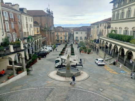 MONCALIERI - Partiti i lavori per la pedonalizzazione della piazza del municipio con le telecamere