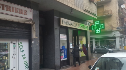 MONCALIERI - Rapinata la farmacia di via Sestriere 33