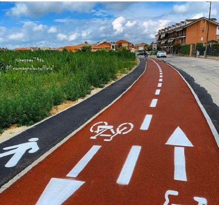 CARMAGNOLA - Taglio del nastro per la nuova pista ciclabile fino a San Giovanni