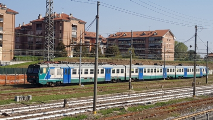 MONCALIERI - Treno investe un ragazzo in stazione: aveva superato la linea gialla. Traffico in tilt