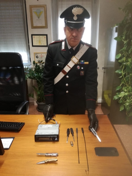 BEINASCO - Rubava le autoradio come negli anni '80: arrestato