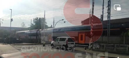 NICHELINO - Nuovo guasto al passaggio a livello di via Giusti con le sbarre che restano aperte