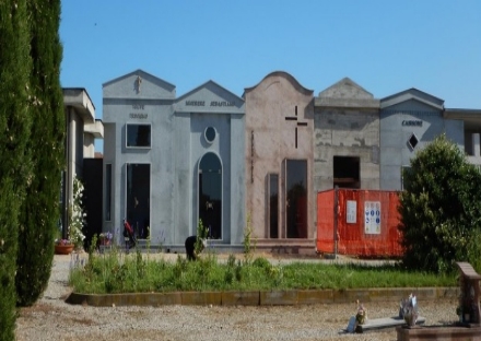 PIOSSASCO - Nuove tariffe per la sepoltura al cimitero: aumenti fino al 50%
