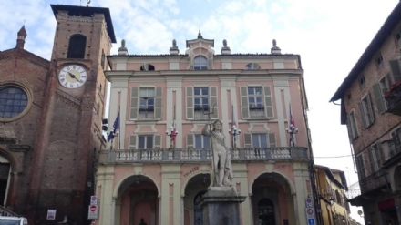 MONCALIERI - Gli uffici comunali predispongono la chiusura della piscina di strada Tiro a Segno