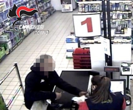 PIOBESI - Arrestato il rapinatore del supermercato Dpiù