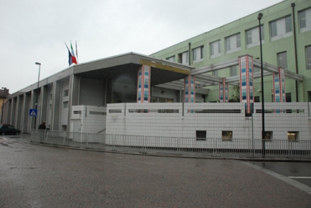 CARIGNANO - Caos trasporti per gli studenti: genitori fanno la spola perchè autobus stracolmi