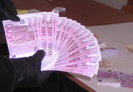 BRUINO - Truffatore bruinese in manette: ha comprato gioielli per 1,4 milioni pagando con soldi falsi