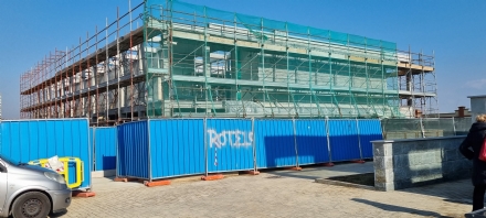 ORBASSANO - Lavori in corso al cimitero per vialetti e nuovi loculi