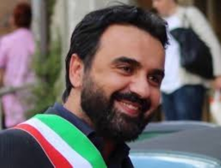 MONCALIERI - Aggressione al sindaco Montagna da parte di un gruppo di nomadi
