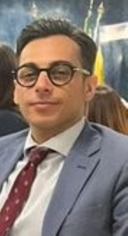 NICHELINO - L'ex consigliere dei Comunisti non fu vittima di estorsione da parte della trans