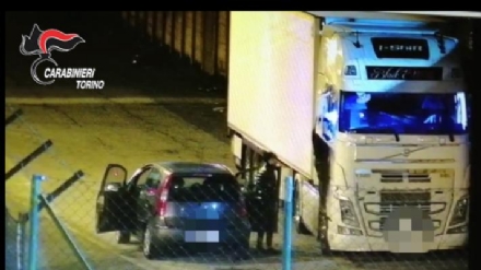 CRONACA - I carabinieri arrestano 8 rom per furti su tir e in aziende durante il lockdown: colpivano in cintura sud