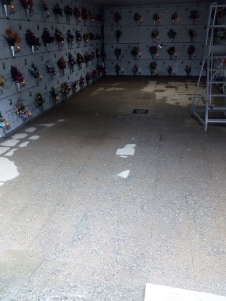 TROFARELLO - Con le piogge dei giorni scorsi torna il problema allagamenti nel cimitero