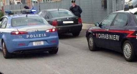MONCALIERI - Vanno di notte a riparare l'auto a casa di un amico, ma vengono sorpresi e denunciati