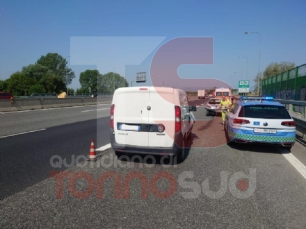 MONCALIERI - Un altro incidente sulla tangenziale sud: un automobilista ferito nello scontro - FOTO