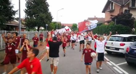 CANDIOLO - Manifestazione dell'Asd Candiolo sotto il Comune per il Village