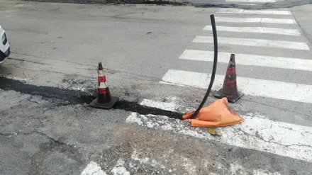 BEINASCO - Proteste a Fornaci per i lavori della fibra fatti male