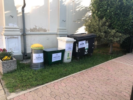CARMAGNOLA - Al cimitero arriva la raccolta differenziata e la videosorveglianza