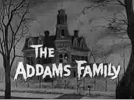 NICHELINO - Al Teatro Superga appuntamento con la Famiglia Addams e Mercoledì
