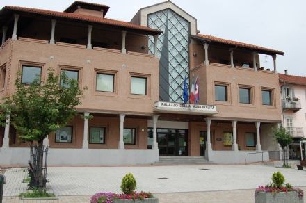 BEINASCO - L'opposizione chiede una commissione di inchiesta su un finanziamento ad un'associazione