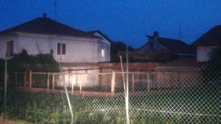 MONCALIERI - Il pollaio era abusivo: chiuso dai tecnici comunali