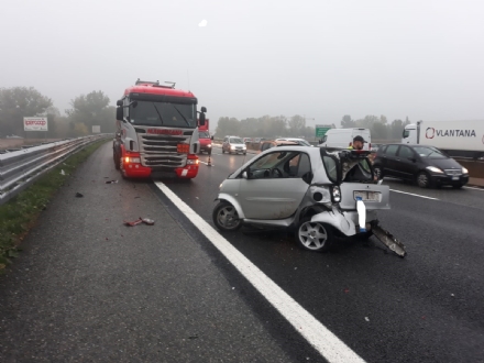 RIVALTA - Ennesimo incidente in tangenziale: 33enne in prognosi riservata - FOTO