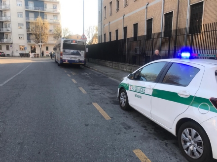 NICHELINO - Investito uno studente in via Trento