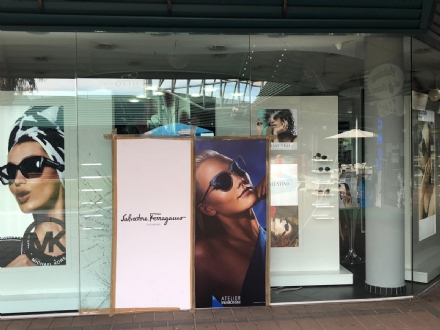 RIVALTA - Furto in un negozio di ottica al centro commerciale Piramid