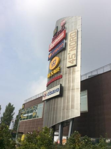 MONCALIERI - Lascia una lettera che fa pensare al suicidio, era al centro commerciale