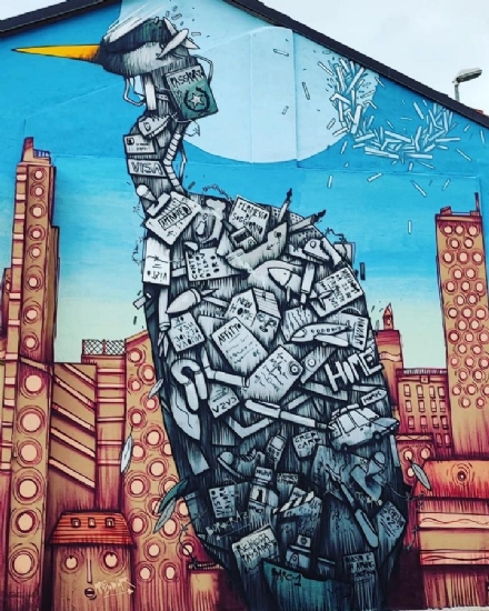 NICHELINO - La città dei murales si arricchisce con un'altra opera in via XXV Aprile