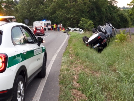 MONCALIERI - Grave incidente su strada Pecetto: cinque feriti, due bambini