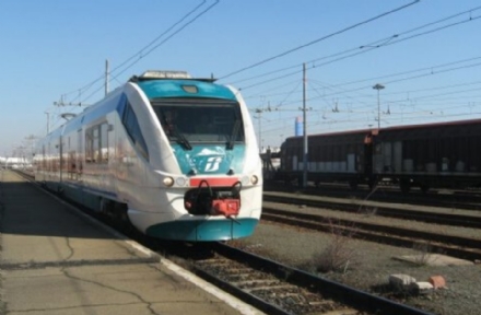 CARMAGNOLA - Controllore del treno gli chiede il biglietto e lui gli sputa in faccia