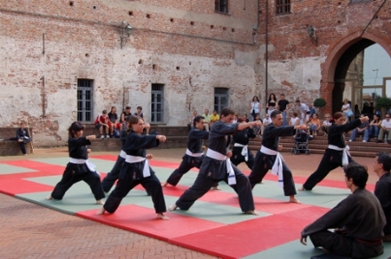 CARMAGNOLA - Torna il buono sport per aiutare chi è in difficoltà economiche