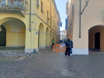 CARIGNANO - Il centro storico torna ad essere set di un film con la serie su Mike Bongiorno