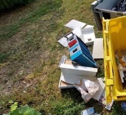 VINOVO - Troppi rifiuti abbandonati la domenica dai 'merenderos' del parco fluviale del Chisola