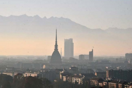 SMOG - Nuovo semaforo arancione: stop ai diesel fino all'Euro5 e ai benzina fino all'Euro1