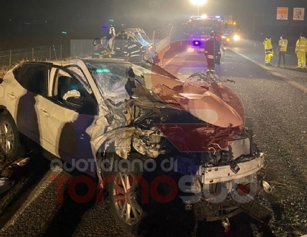 CARMAGNOLA - Brutto incidente sulla Torino-Savona: tre feriti, uno è in gravi condizioni al Cto
