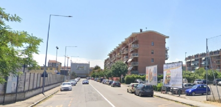 NICHELINO - La nuova pista ciclabile rischia di cancellare parcheggi in via Miraflores
