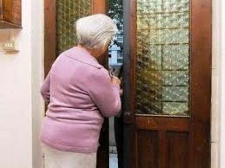 MONCALIERI - Stop alle truffe: Comune e borgate si mobilitano