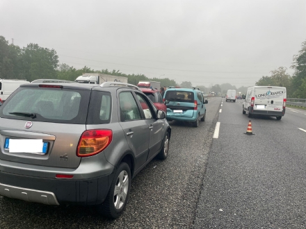 TANGENZIALE SUD - Incidente stradale a Stupinigi, tre veicoli coinvolti: due feriti portati al Cto