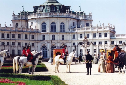 NICHELINO - La palazzina di caccia diventa location per una serie tv