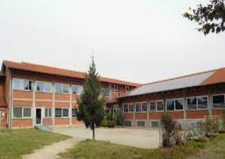 VINOVO - La scuola Gramsci chiude: verrà demolita e ricostruita. Alunni nei prefabbricati