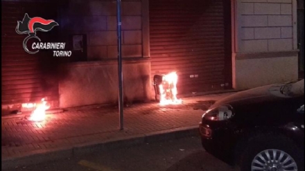 NICHELINO - Voleva il monopolio della vendita di frutta e verdura durante il lockdown e ha incendiato il negozio del rivale