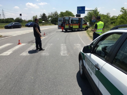 ORBASSANO - Donna incinta travolta da un'auto pirata sulla provinciale